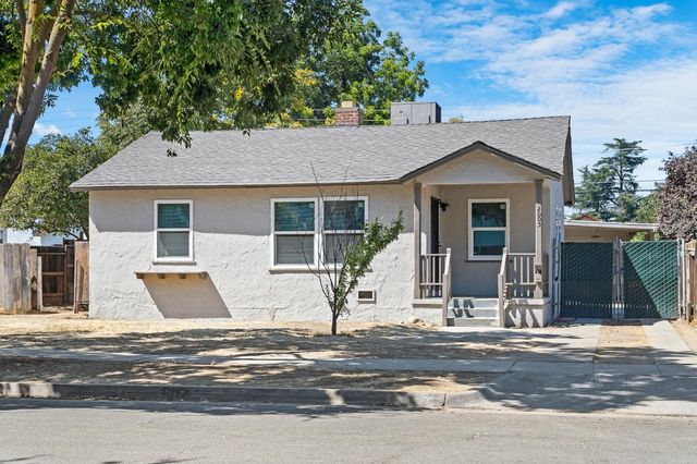 2005 E  Cambridge Ave, Fresno, CA 93703