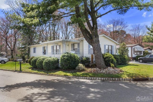 139 Village Grn, Spotswood, NJ 08884