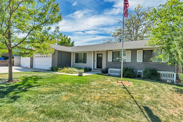 7152 S  2740 E, Cottonwood Heights, UT 84121