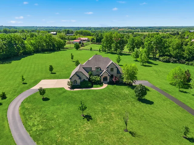 402 Chandamere Way, Nicholasville, KY 40356