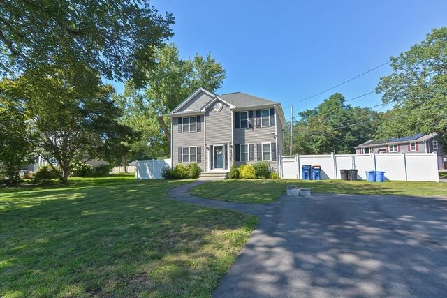 1469 Old Plainville Rd, New Bedford, MA 02747