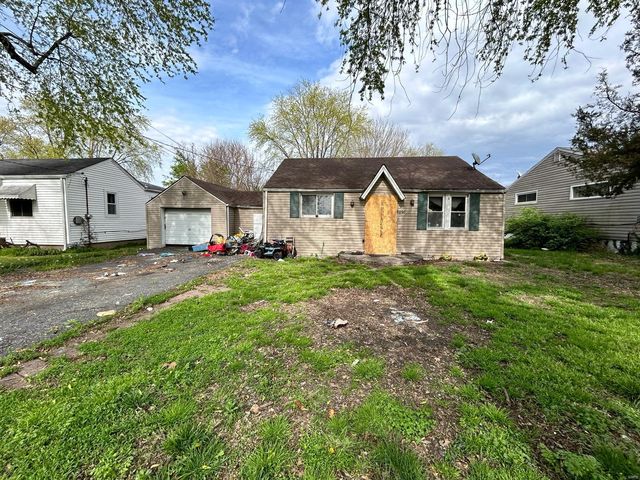 2006 State St, East Carondelet, IL 62240