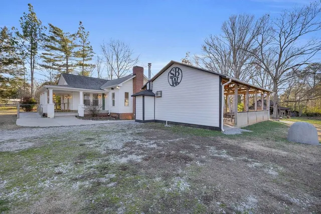 116&122 Old Mount Moriah Rd, Greenwood, SC 29646