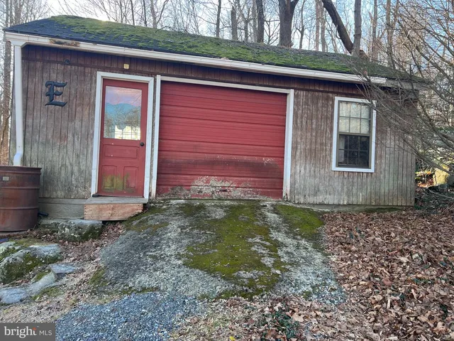 1395 Sleepy Hollow Rd, Pennsburg, PA 18073