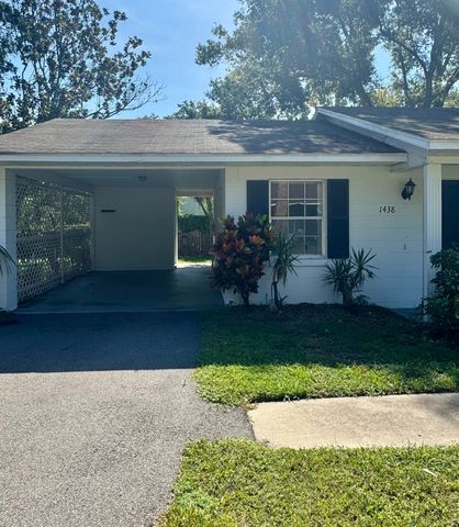 1438 E  1st Ave, Mount Dora, FL 32757