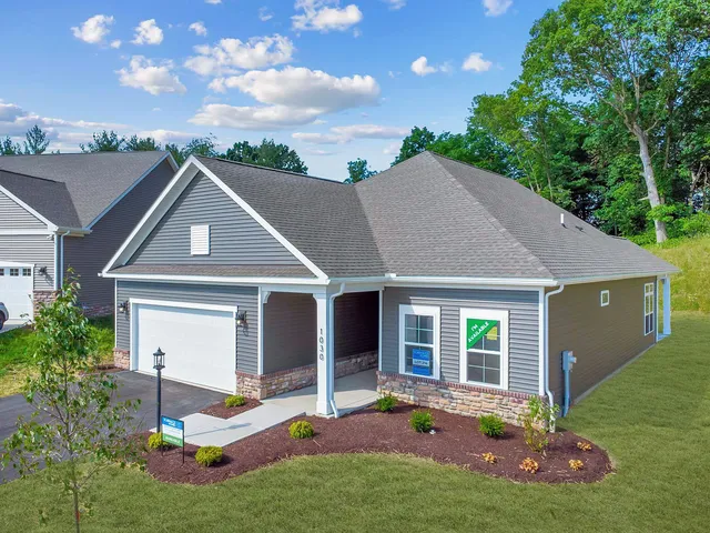 Salerno Plan in Courtyards at Legends, Aliquippa, PA 15001