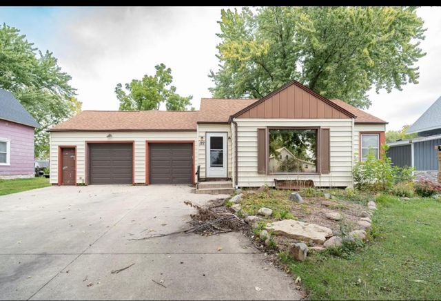 122 E  Front St, Claremont, MN 55924
