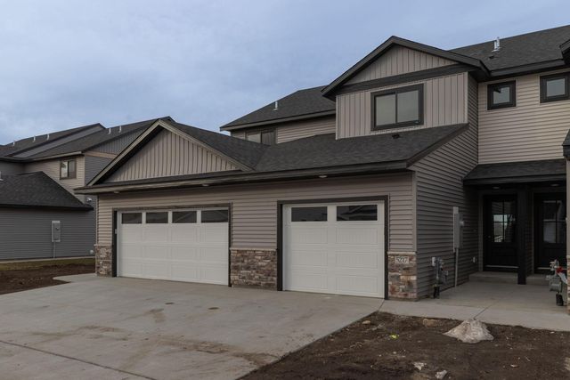 5217 Harvest Square Pl NW, Rochester, MN 55901