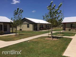 785 E  Independence St #7, Giddings, TX 78942
