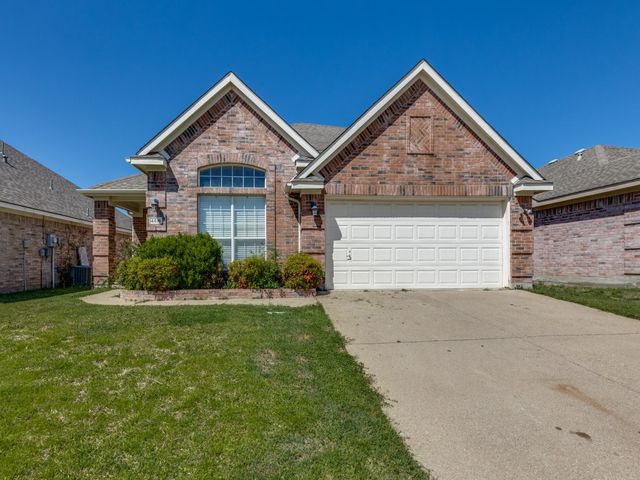 4516 Stepping Stone Dr, Fort Worth, TX 76123