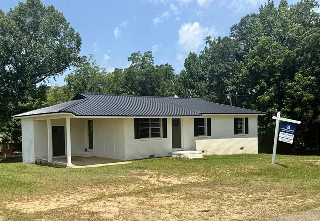 1123 McArdle Rd, Dothan, AL 36303