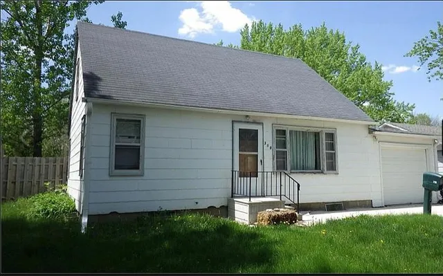 318 S  13th St, Sac City, IA 50583