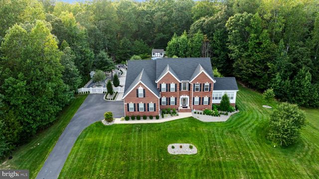 6865 Crockett Ct, Hughesville, MD 20637