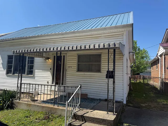 325 36th St, Huntington, WV 25702