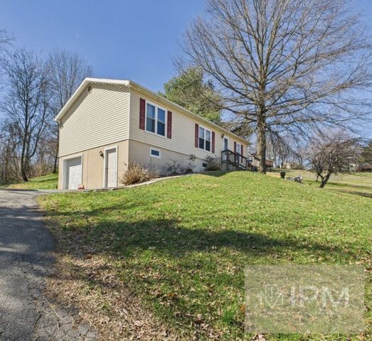 20 Overlook Dr, Wrightsville, PA 17368