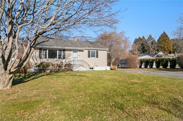 24 Norman St, Waterford, CT 06385