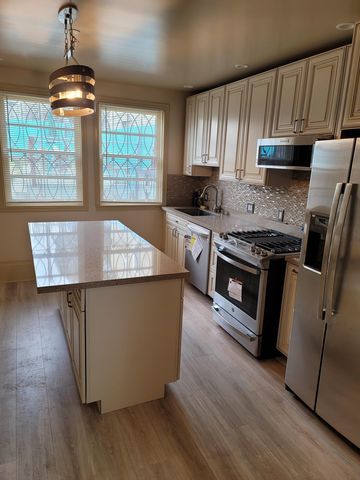 1755 Jennings St, San Francisco, CA 94124