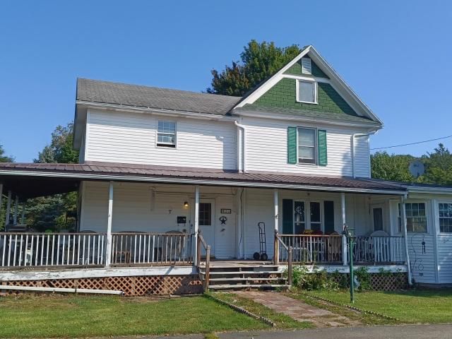 22 9th St, Youngsville, PA 16371