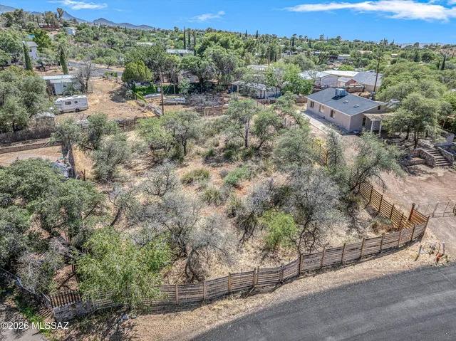 555 W  Camino Yucca, Oracle, AZ 85623