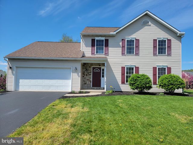 140 Olde Hickory Rd, Mount Wolf, PA 17347