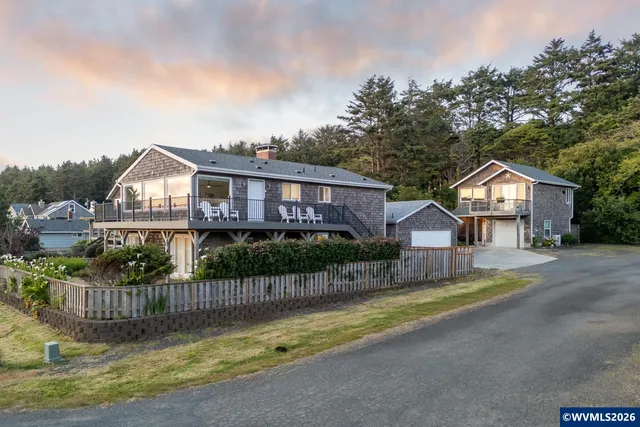 3087 S  Hemlock St, Cannon Beach, OR 97110