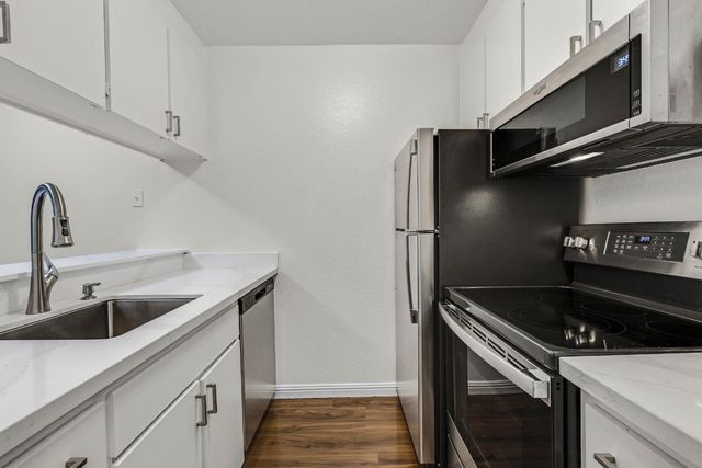 6109 Shelter Creek Ln, San Bruno, CA 94066