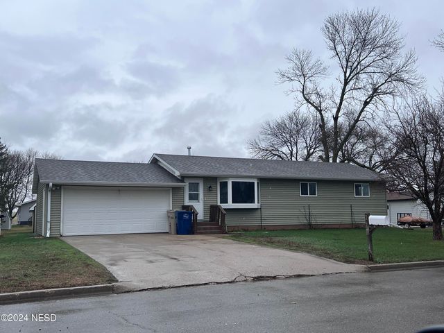119 20th St NW, Watertown, SD 57201