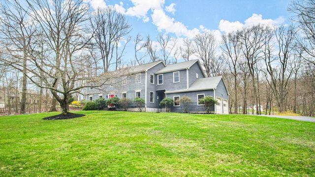 26 Tiffany Dr, Danbury, CT 06811