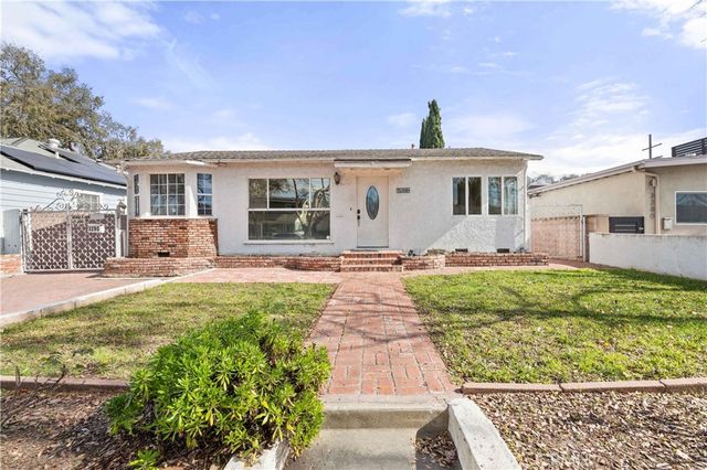 3288 Lewis Ave, Signal Hill, CA 90755