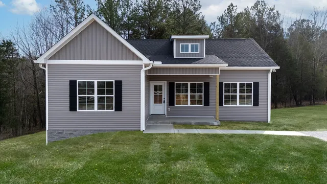 1286 Old County House Rd #5, Charlotte, TN 37036