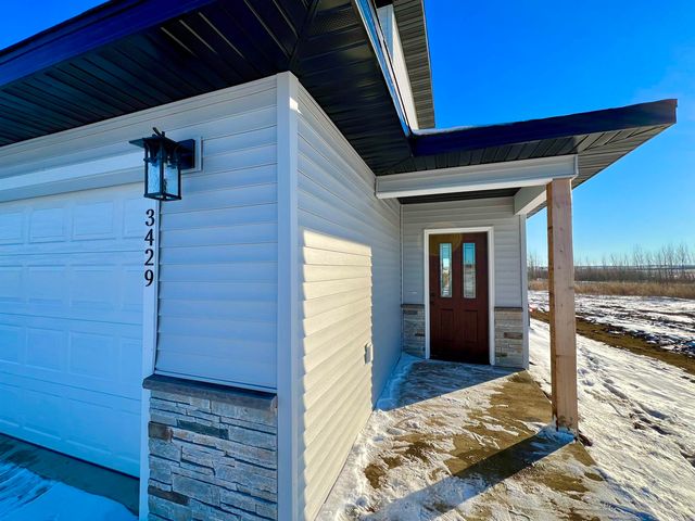 3429 20th Ave  NW, Minot, ND 58703