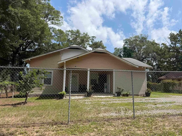 728 W  1st St, El Dorado, AR 71730