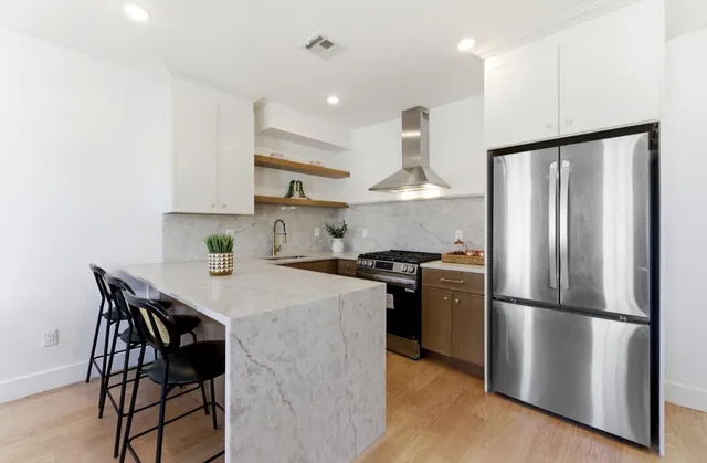 113.5 Oak St #2, Jersey City, NJ 07304