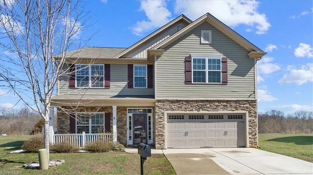 5707 Chicory Meadows Ct, Clemmons, NC 27012
