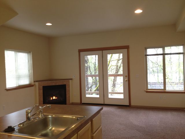 1933 Garden Ave #AVE1-9, Eugene, OR 97403