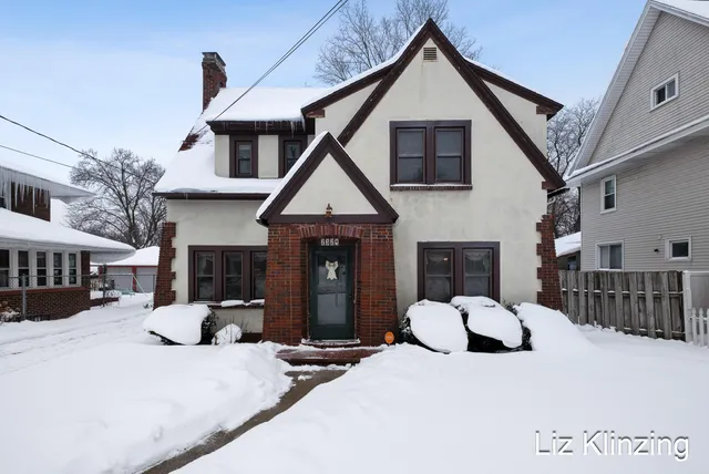 2324 Madison Ave SE, Grand Rapids, MI 49507
