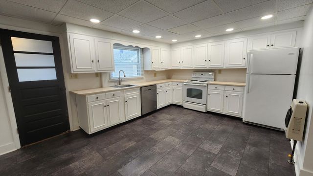 540 W  3rd St #B, Bloomsburg, PA 17815