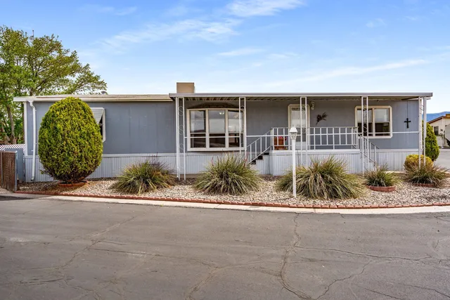 7105 Springfield Dr NE, Albuquerque, NM 87109