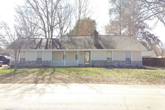 2201 Holmes St, Tupelo, MS 38801