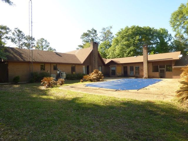 105 Magee Dr, Tylertown, MS 39667