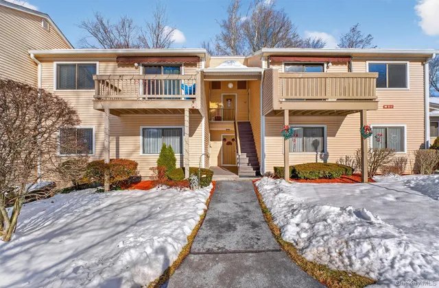 96 Molly Pitcher Lane #H, Yorktown Heights, NY 10598