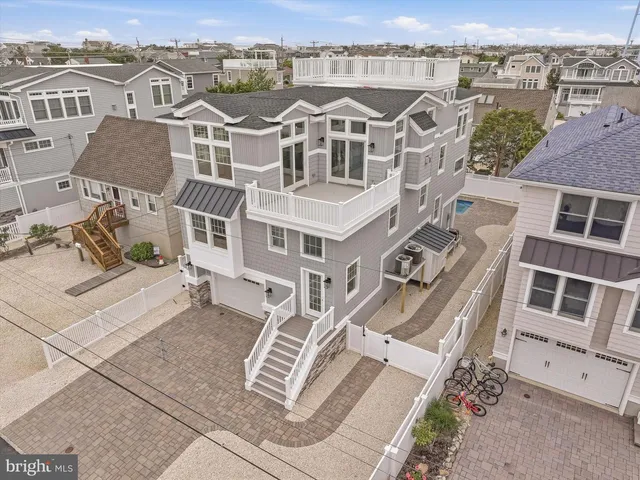 10 W  Kirkland Ave, Brant Beach, NJ 08008