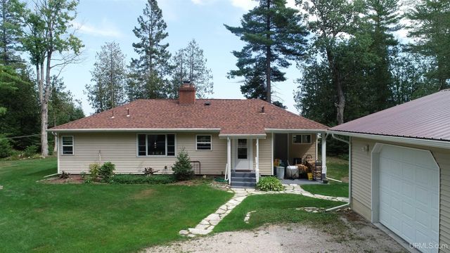 3046-3046 S  Woodland Shrs, Manistique, MI 49854