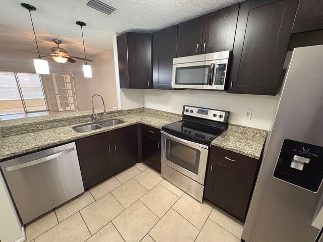 7982 Adelaide Loop, New Port Richey, FL 34655