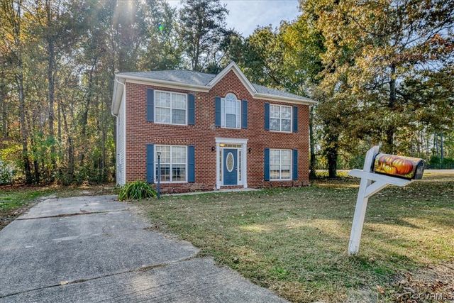 501 Green Orchard Dr, Chester, VA 23836