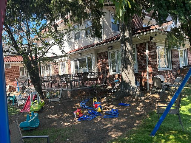 1009 E  19th St, Brooklyn, NY 11230