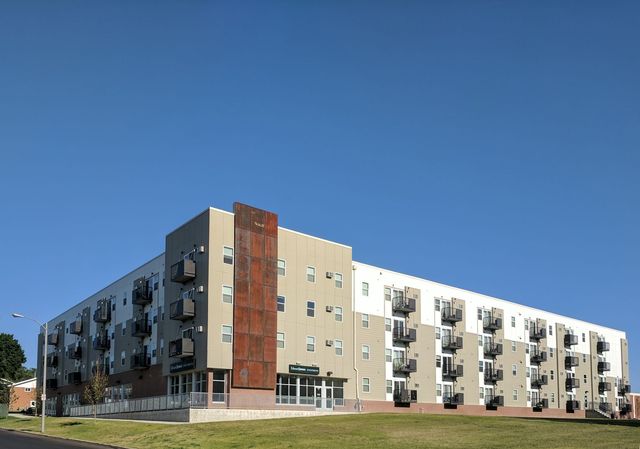 721 E  Highland Dr #307, Williston, ND 58801