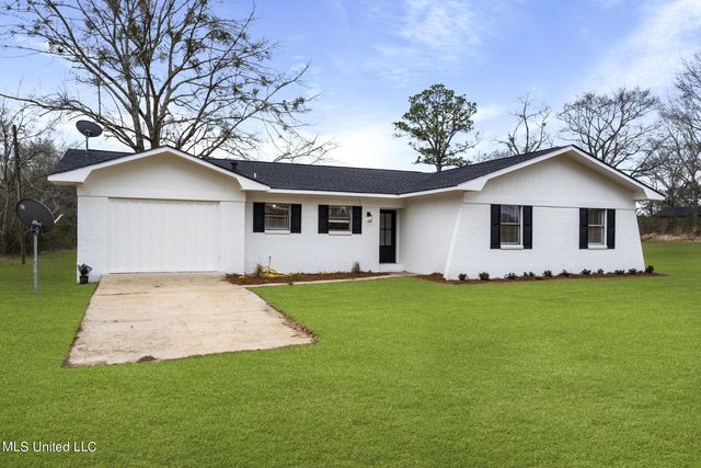 113 Ernest Nichelson Rd, Lucedale, MS 39452