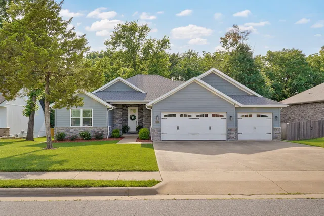 5659 S Cloverdale Lane, Battlefield, MO 65619