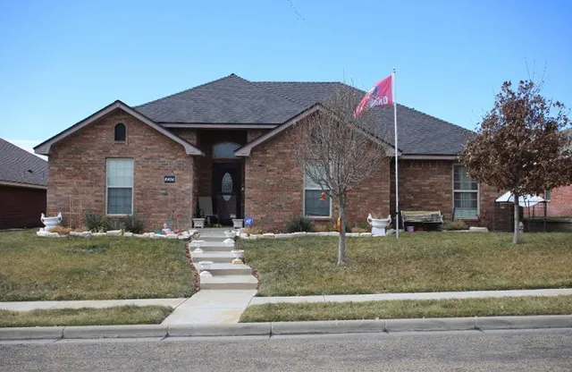 8406 Taos Dr, Amarillo, TX 79118